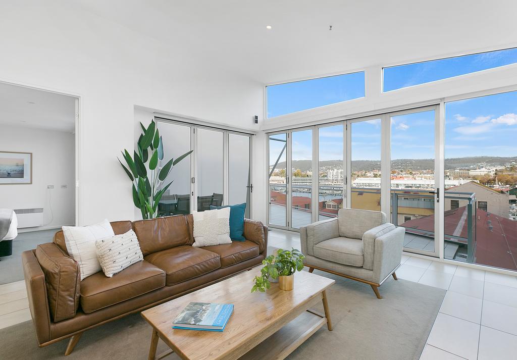 Sullivans Cove Apartments Hobart Exteriér fotografie A staged living room